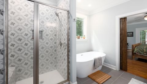 698 Maple Springs Ln