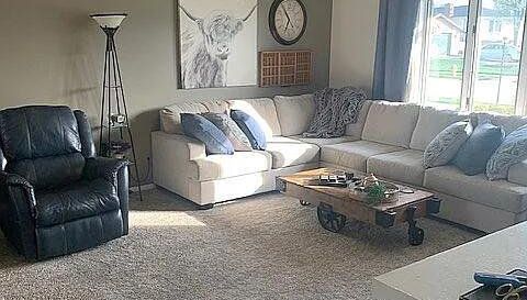 2428 Rolling Hill Dr