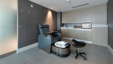 300 Sunny Isles Blvd