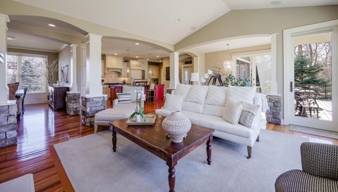 4209 N Oak Pointe Ct NE