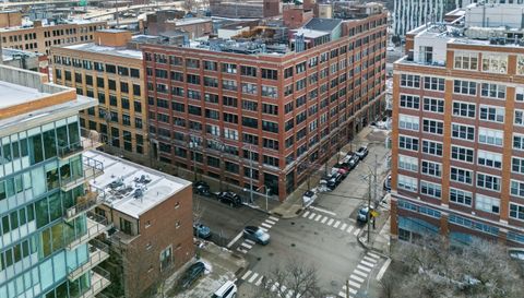 913 W Van Buren Street