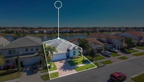 10481 ROYAL CYPRESS WAY