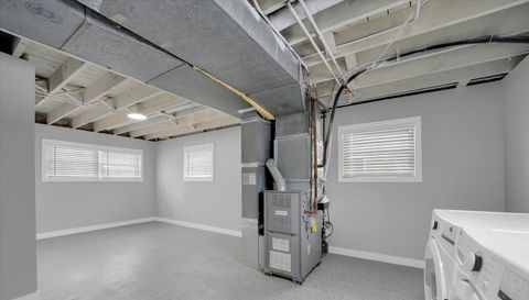 2N356 Prairie Avenue