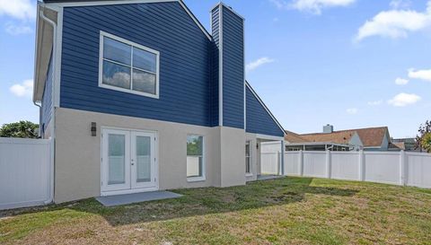 595 QUEENSBRIDGE DRIVE