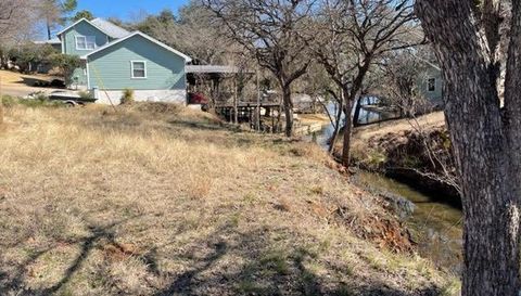 809 Sunrise LN