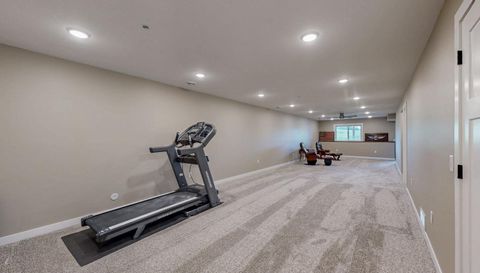 698 Shardlow Place NE