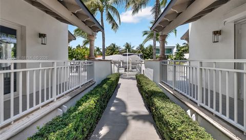 1413 Sunset Harbour Dr