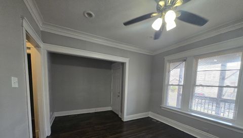 6738 S Prairie Avenue