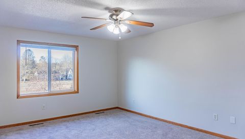 1122 Crystal Place W