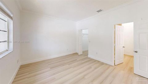 372 Ne 26th Pl