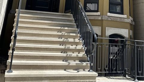 154 W Superior Street