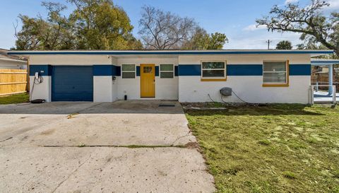 1102 E River Cove St