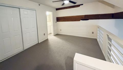 25 Grand St
