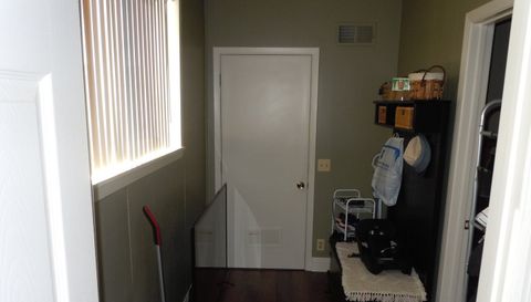 138 W Irving Park Road