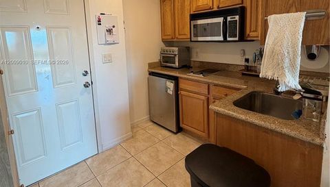 4242 Nw 2nd St