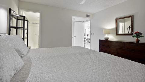 771 SW South River Dr 102