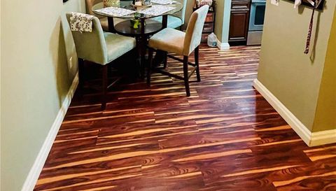 24 Meadowridge E