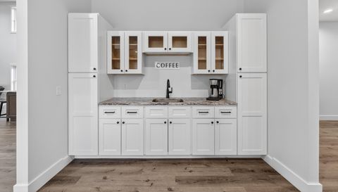 2252 Applegrove St NE