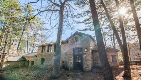 801 Pine Cone Trail N