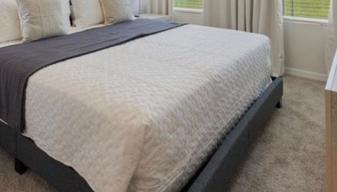 1692 TROPICAL PALMS CIRCLE