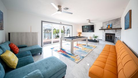 166 Bayside Dr