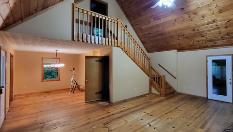278 N Lake Dr