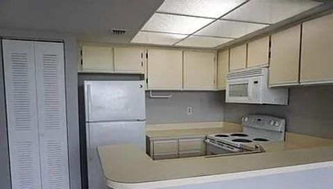 718 Executive Center Dr