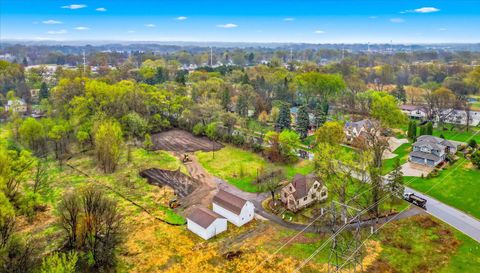 2533 Snelling Curve