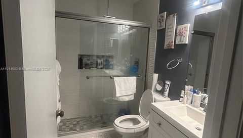 1025 Green Pine Blvd