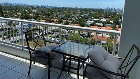 9341 Collins Ave