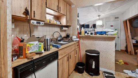 1508 W River Shore Way