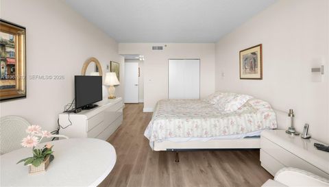 20281 E Country Club Dr