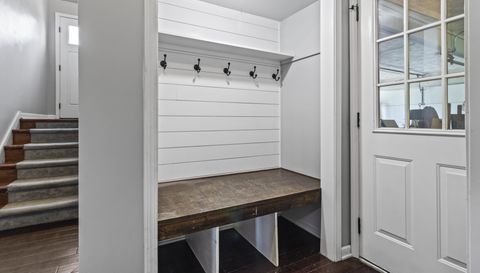 272 Canterbury Dr