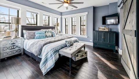 2712 W Sunnyside Avenue