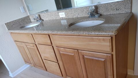 5398 Oxford Manor Cir