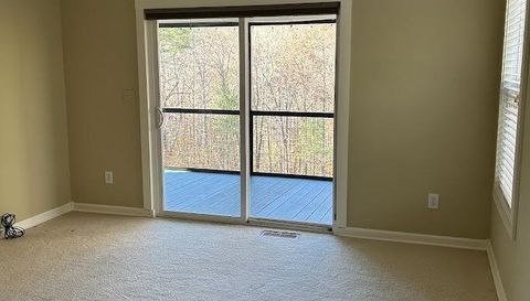 209 Falcon Crest Way