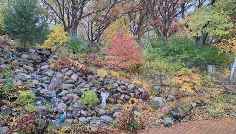 5833 Creek Valley Rd