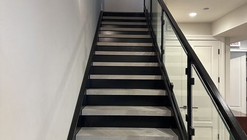 154 W Superior Street