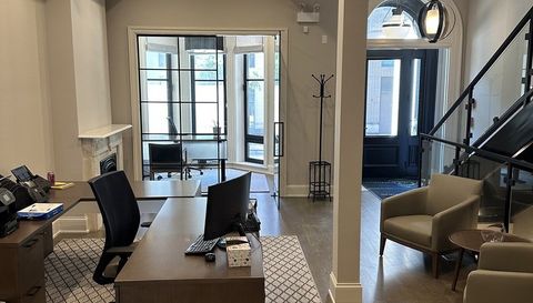 154 W Superior Street