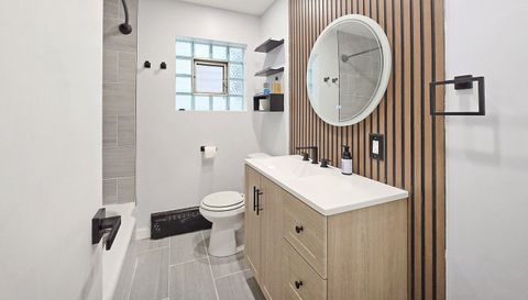 4743 S Keeler Avenue