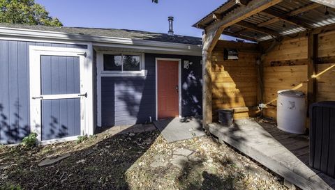 18225 W Lindenwood Drive