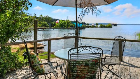 201 Lakewood DR