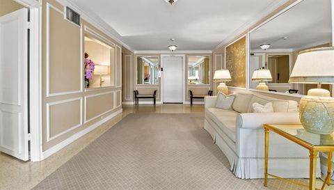 455 Australian Avenue