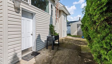8 Garfield Ave