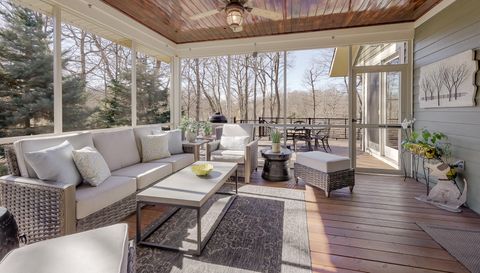 4209 N Oak Pointe Ct NE