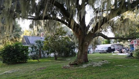 305 LAKESIDE AVENUE