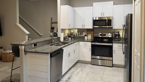 9640 Pembrooke Pines Dr