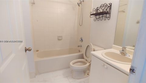 1528 Se 24th Ct