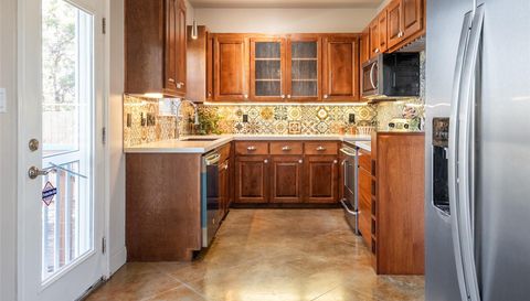 190 Shady Bluff DR