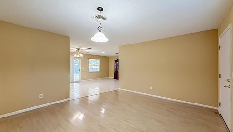 2301 NE 32nd Pl